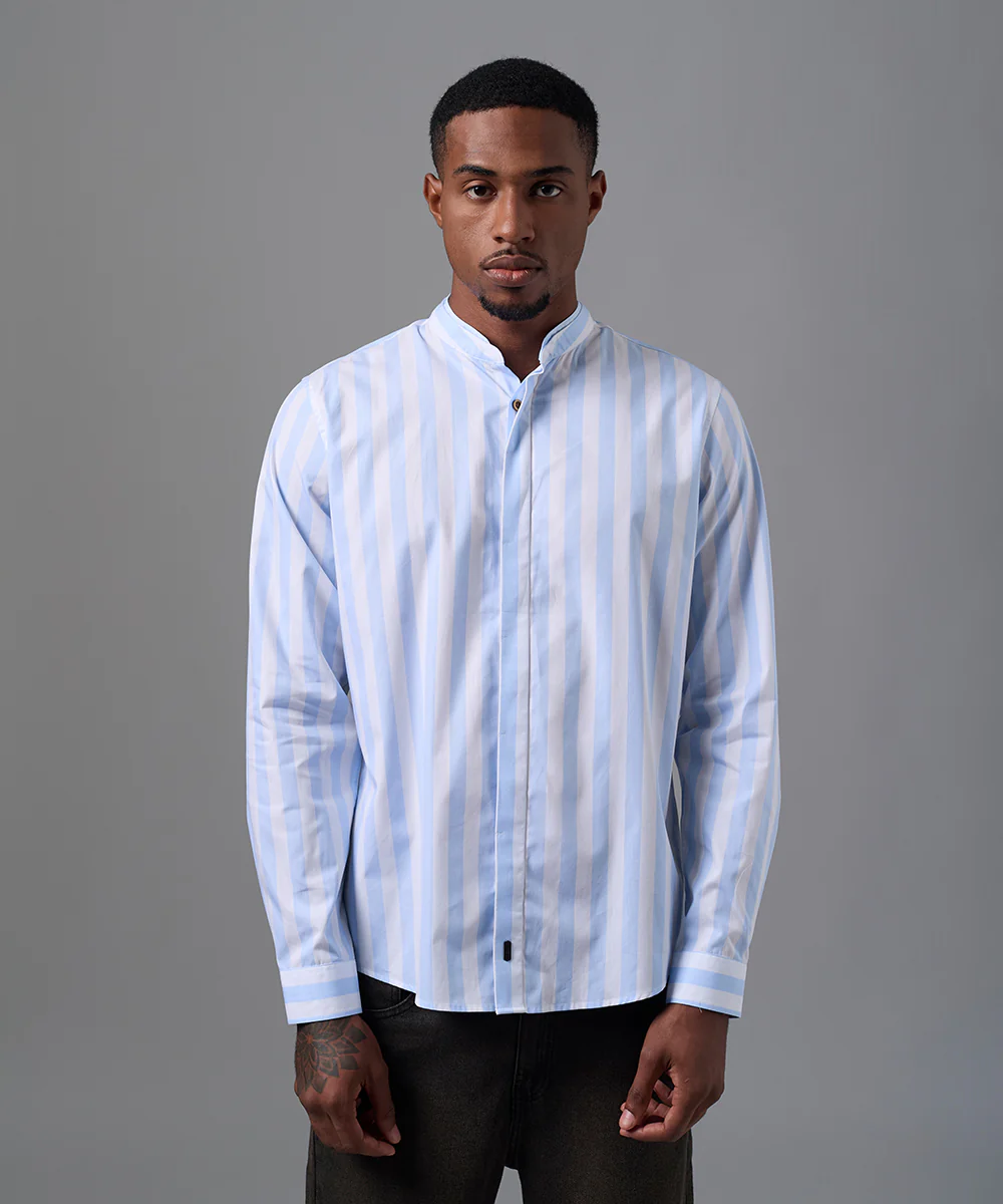 CAMISA MANGA LARGA CUELLO NERU DESMONTABLE CLASSIC FIT CELESTE C/RAYAS OI25